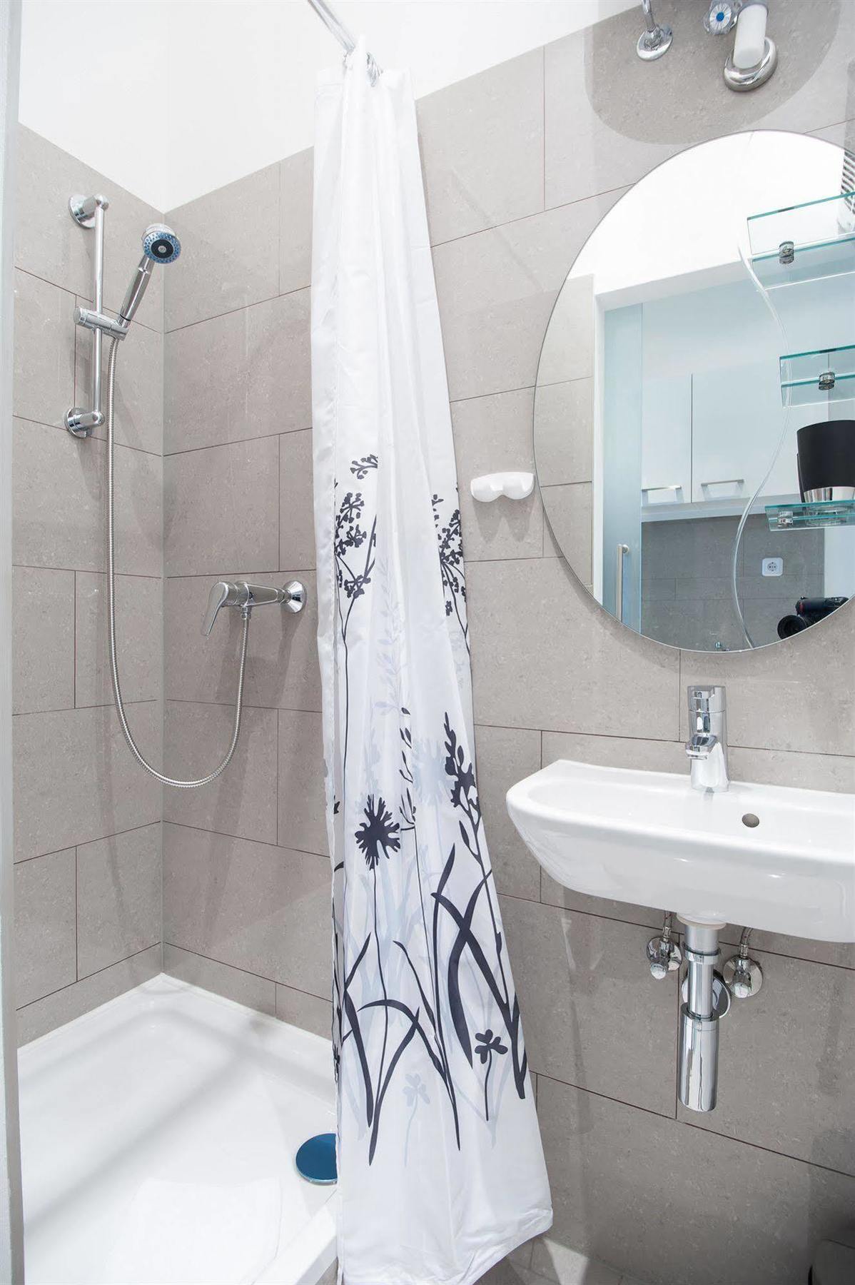 Royal Resort Apartments Westbahnhof Wien Ngoại thất bức ảnh